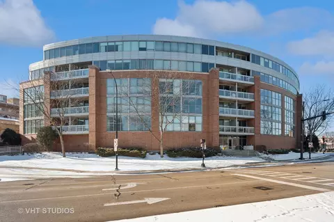 1228 Emerson St #208, Evanston, IL 60201