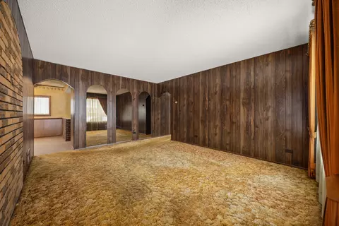 Living - 116 Cora Ct, Thornton, IL 60476 photo 2 of 7