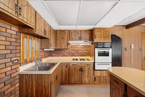 Kitchen - 116 Cora Ct, Thornton, IL 60476 photo 3 of 3
