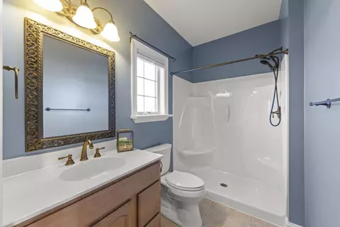 Bath - 3697 Eagle Ct, Dekalb, IL 60115 photo 1 of 5