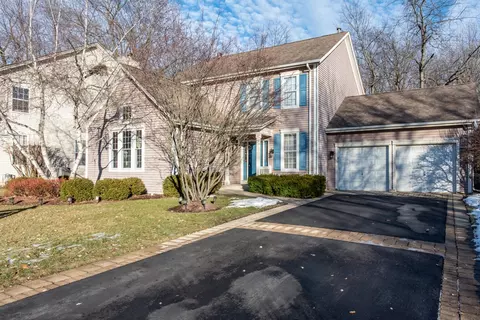 3305 Victoria Ln, Waukegan, IL 60087