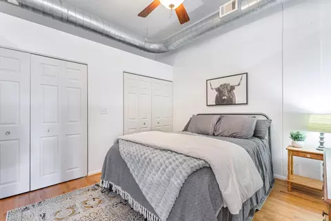 Bedroom - 950 W Monroe St #802, Chicago, IL 60607 photo 1 of 3