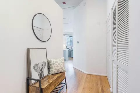 Entry Way - 950 W Monroe St #802, Chicago, IL 60607 photo 1 of 1