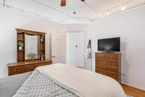 Bedroom - 950 W Monroe St #802, Chicago, IL 60607 photo 3 of 3