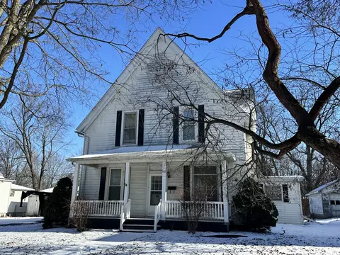 415 Washington St, Farmer City, IL 61842