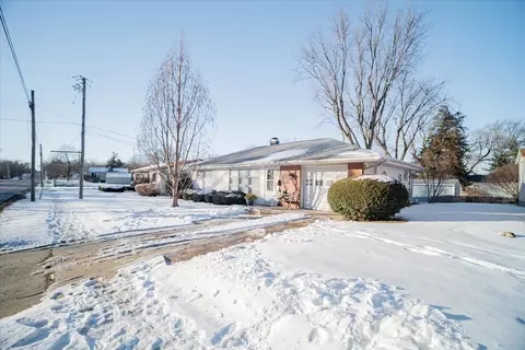 1202 Hovey Ave, Normal, IL 61761 photo 4