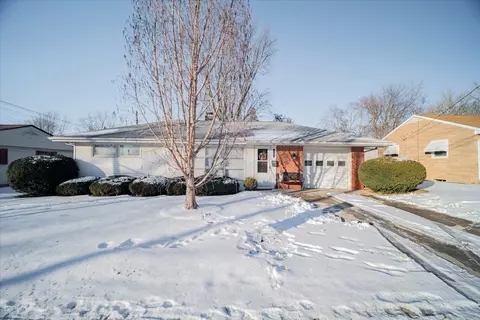 1202 Hovey Ave, Normal, IL 61761 photo 2