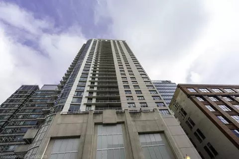 125 S Jefferson St #1204, Chicago, IL 60661