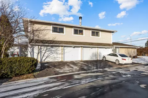 748 Whitesail Dr #0, Schaumburg, IL 60194