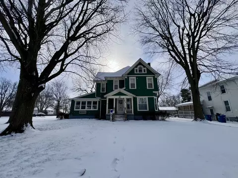 859 E Washington St, Hoopeston, IL 60942