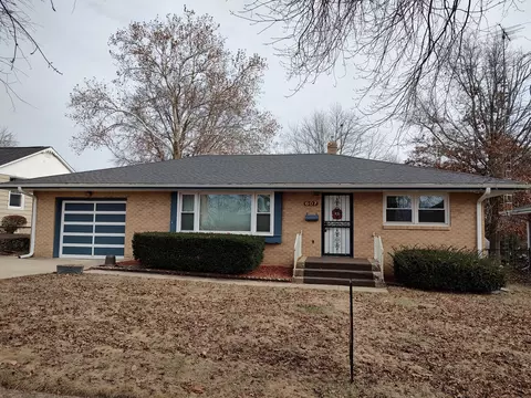 607 Hilton Ave, Rockford, IL 61107