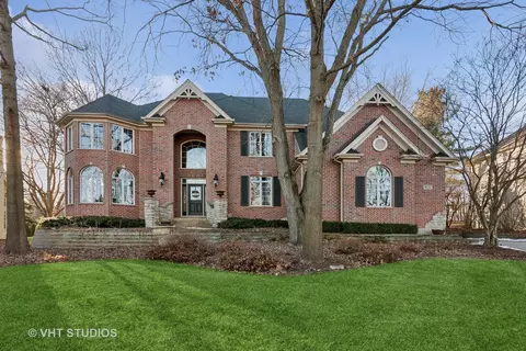 870 Reserve Ct, South Elgin, IL 60177