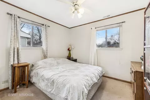 Bedroom - 202 Cindy Ln, Wheeling, IL 60090 photo 3 of 3
