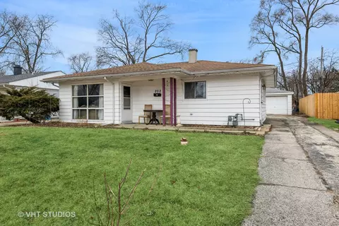202 Cindy Ln, Wheeling, IL 60090