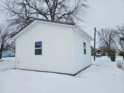 317 E Fourth St, Gridley, IL 61744 photo 8