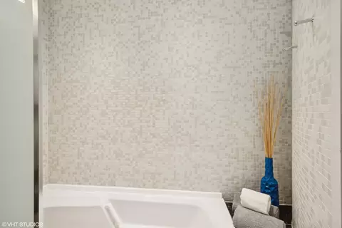 Bath - 40 E 9th St #1509, Chicago, IL 60605 photo 2 of 2