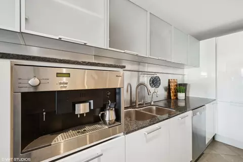 Kitchen - 40 E 9th St #1509, Chicago, IL 60605 photo 3 of 3