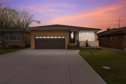4736 N Delphia Ave, Chicago, IL 60656