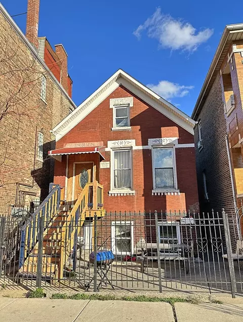 2435 S Whipple St, Chicago, IL 60623