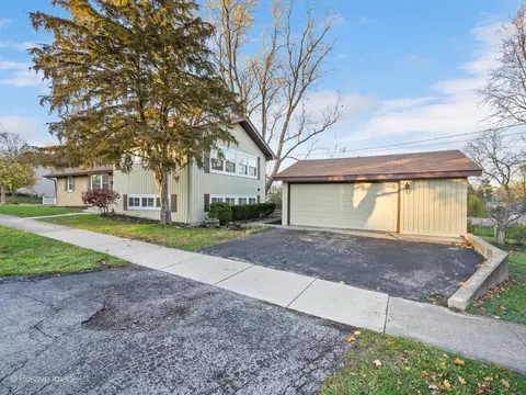 208 E Harrison Rd, Lombard, IL 60148 photo 2