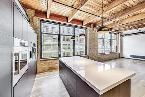 Kitchen - 1017 W Washington Blvd #4E, Chicago, IL 60607 photo 2 of 4