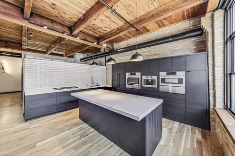 Kitchen - 1017 W Washington Blvd #4E, Chicago, IL 60607 photo 1 of 4