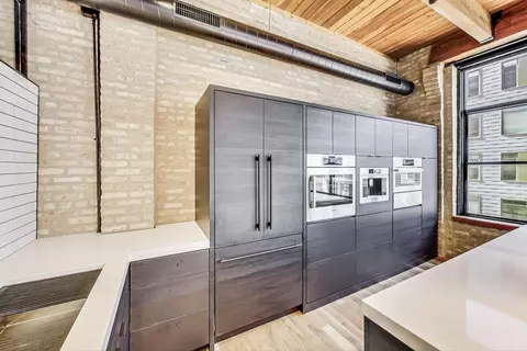 Kitchen - 1017 W Washington Blvd #4E, Chicago, IL 60607 photo 3 of 4