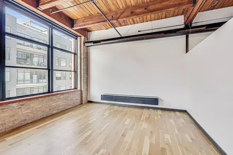 Living - 1017 W Washington Blvd #4E, Chicago, IL 60607 photo 3 of 3