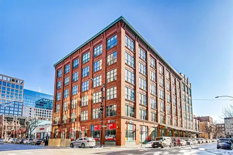 1017 W Washington Blvd #4E, Chicago, IL 60607