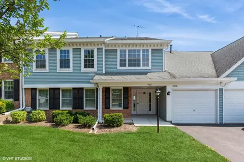 902 Persimmon Ln #C, Mount Prospect, IL 60056