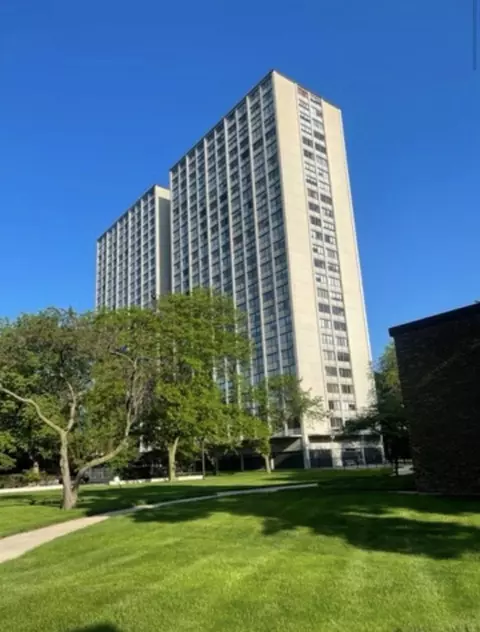 4850 S Lake Park Ave #1604, Chicago, IL 60615