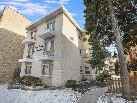 1647 W Farwell Ave #3C, Chicago, IL 60626
