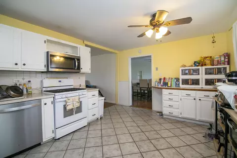 Kitchen - 19408 Beechnut Dr, Mokena, IL 60448 photo 1 of 2