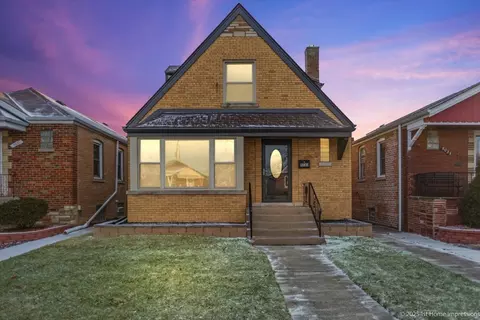 8033 S Sacramento Ave, Chicago, IL 60652