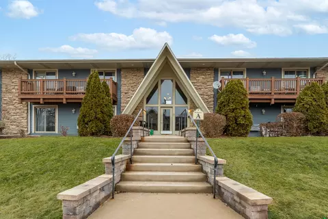 300 Opatrny Dr #110, Fox River Grove, IL 60021