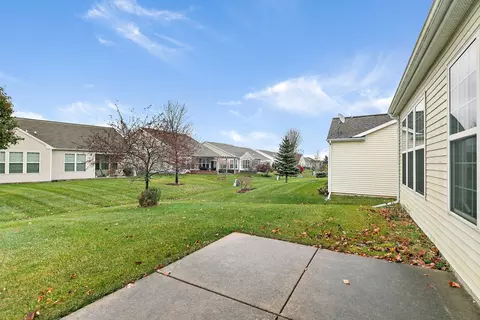 Exterior - 2733 Beacon Point Cir, Elgin, IL 60124 photo 2 of 4