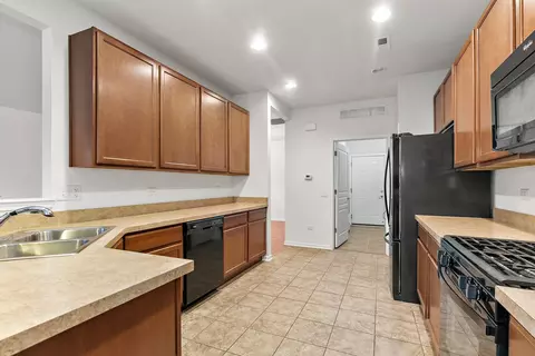 Kitchen - 2733 Beacon Point Cir, Elgin, IL 60124 photo 1 of 3