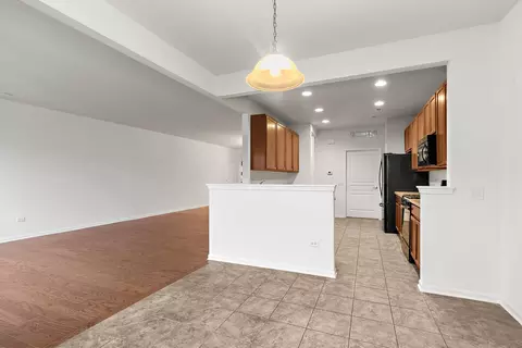 Living - 2733 Beacon Point Cir, Elgin, IL 60124 photo 6 of 6