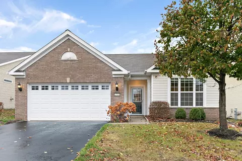 2733 Beacon Point Cir, Elgin, IL 60124