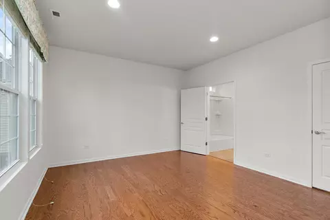 Bedroom - 2733 Beacon Point Cir, Elgin, IL 60124 photo 1 of 2