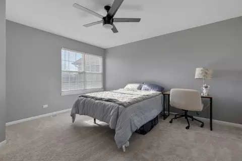 Bedroom - 246 Millers Xing #246, Itasca, IL 60143 photo 1 of 2