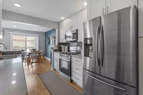 Kitchen - 246 Millers Xing #246, Itasca, IL 60143 photo 3 of 4