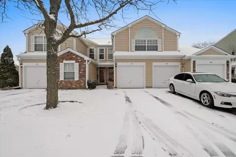 41 Coolidge Ct #B, Streamwood, IL 60107