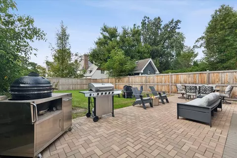 880 Willow Rd, Winnetka, IL 60093 photo 2