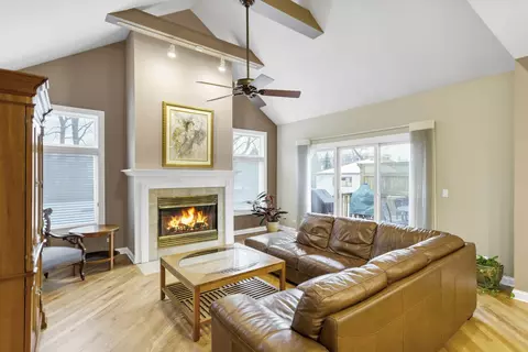 2299 Webster Ln, Des Plaines, IL 60018 photo 7