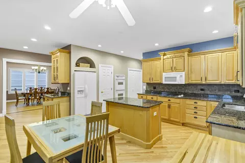 2299 Webster Ln, Des Plaines, IL 60018 photo 12