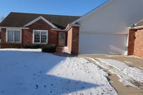 301 Fieldcrest Ct, Normal, IL 61761
