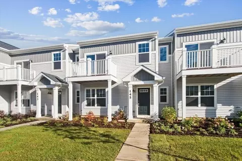 145 Kingsport Dr, South Elgin, IL 60177