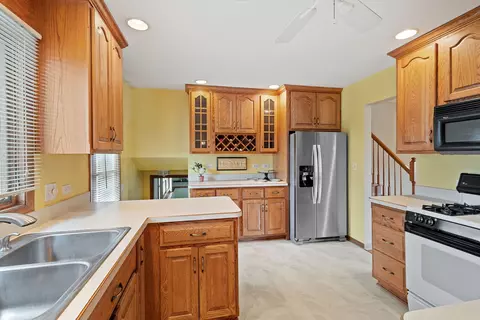 1210 Westhaven Dr, Wheaton, IL 60189 photo 7