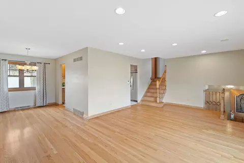 1210 Westhaven Dr, Wheaton, IL 60189 photo 6